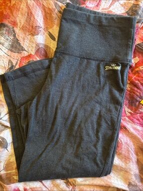 Spalding Dark Gray Capri Leggings, Size M